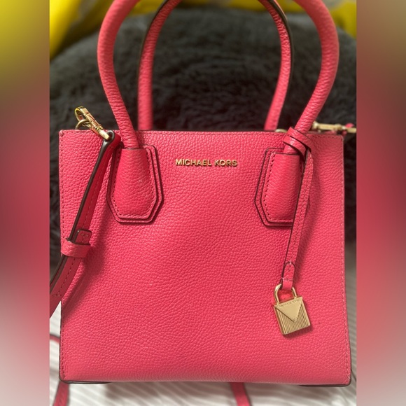 Michael kors handbag - Picture 1 of 8